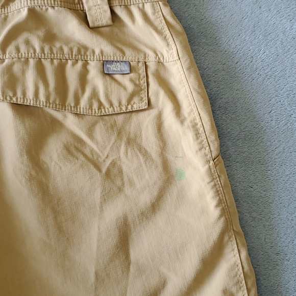 The North Face boy shorts - Picture 5 of 5